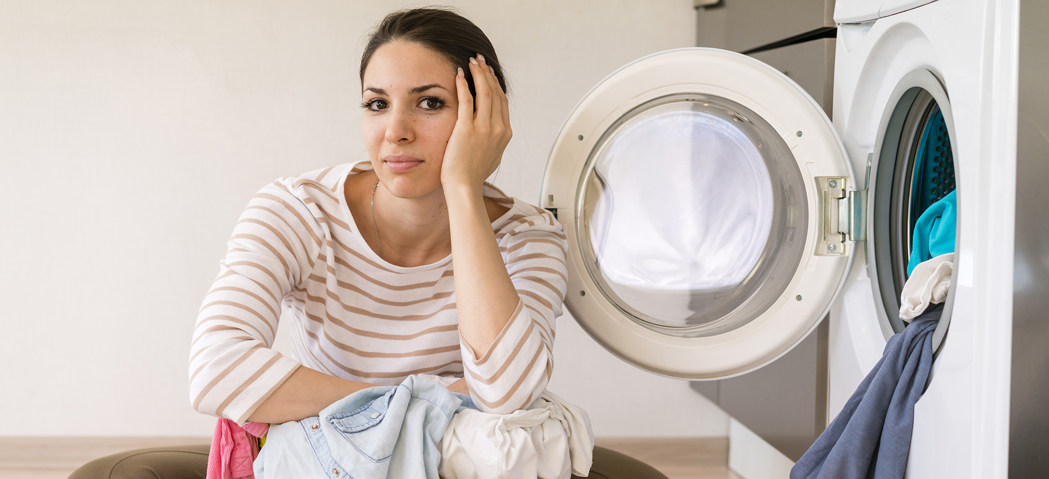 Çamaşır Makinesi Koku Yapıyor: Nedenler ve Çözümler